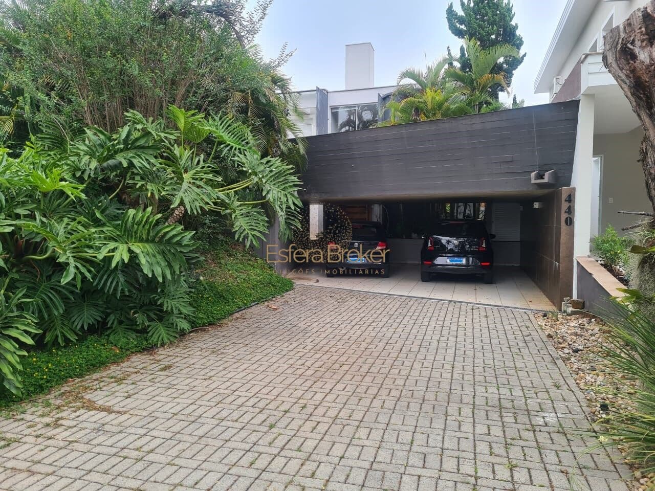 CASA MOBILIADA disponível para venda no bairro Alphaville - Santana de Parnaíba/SP