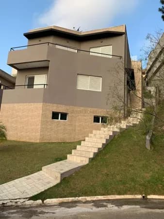 CASA MOBILIADA disponível para venda no bairro Alphaville - Santana de Parnaíba/SP