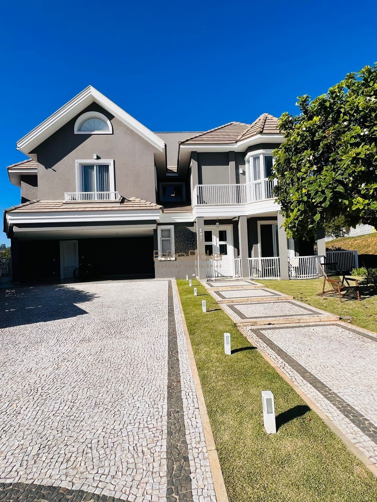 CASA MOBILIADA disponível para venda no bairro Tamboré - Santana de Parnaíba