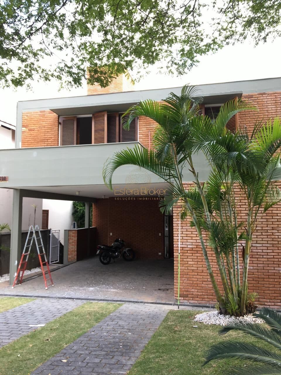 Casa de Condomínio em Santana de Parnaíba - Residencial Quatro (Alphaville)
