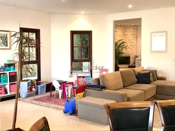 Casa disponível para venda no bairro Alphaville - Santana de Parnaíba/SP