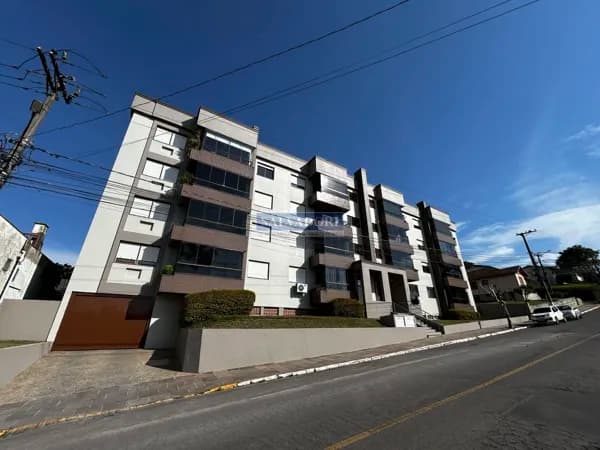 Amplo apartamento de frente