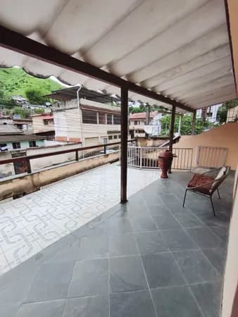 Casa com 2 quartos e com garagem no bairro Engenho Pequeno, São Gonçalo/RJ