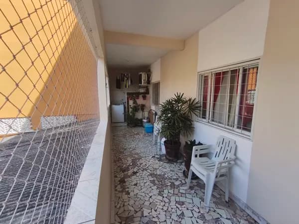 Casa com 2 quartos e terraço na Vila Iara, São Gonçalo/RJ