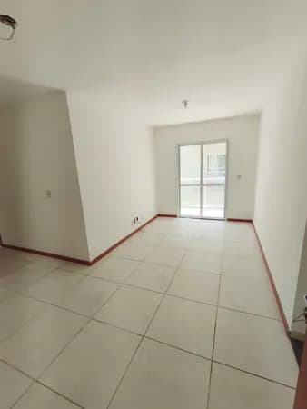 Apartamento com 2 quartos (1 suíte) e sacada em Santa Luzia, São Gonçalo/RJ
