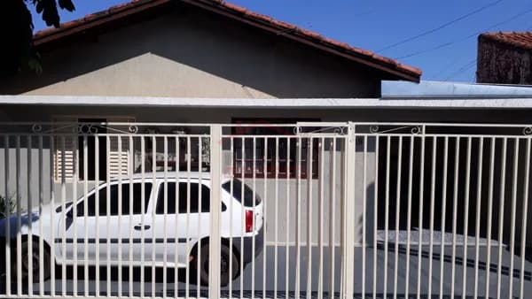 Casa em Santa Cruz do Rio Pardo - Jardim Jose Eleodoro