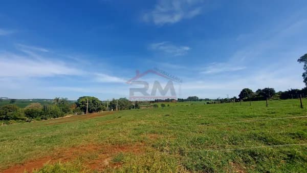 Fazenda/Sítios/Chácaras em Santa Cruz do Rio Pardo - Agua do Recreio