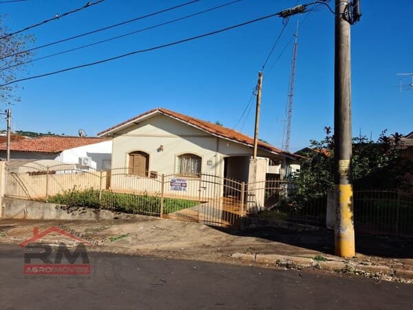Casa à venda em Santa Cruz do Rio Pardo/SP