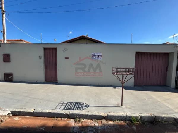 Casa em Santa Cruz do Rio Pardo - Centro