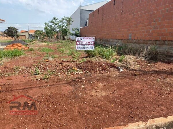 Terreno à venda em Santa Cruz do Rio Pardo/SP