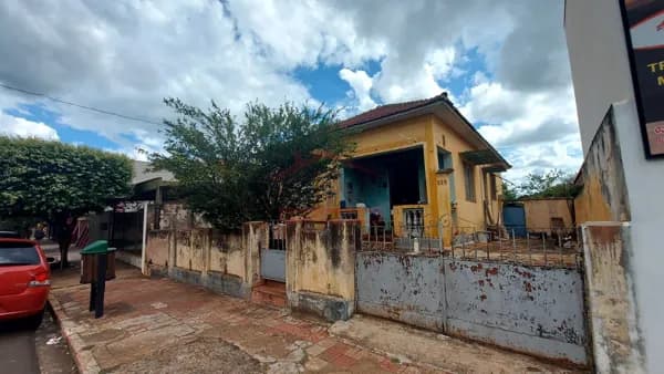 Casa em Santa Cruz do Rio Pardo - Centro