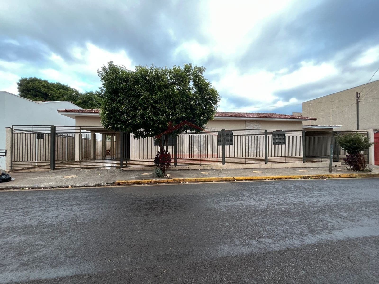 Casa em Santa Cruz do Rio Pardo - Vila Santa Aureliana