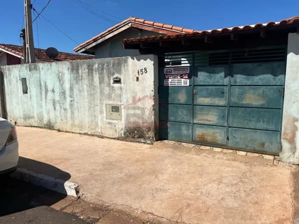 Casa em Santa Cruz do Rio Pardo - Vila Madre Carmen