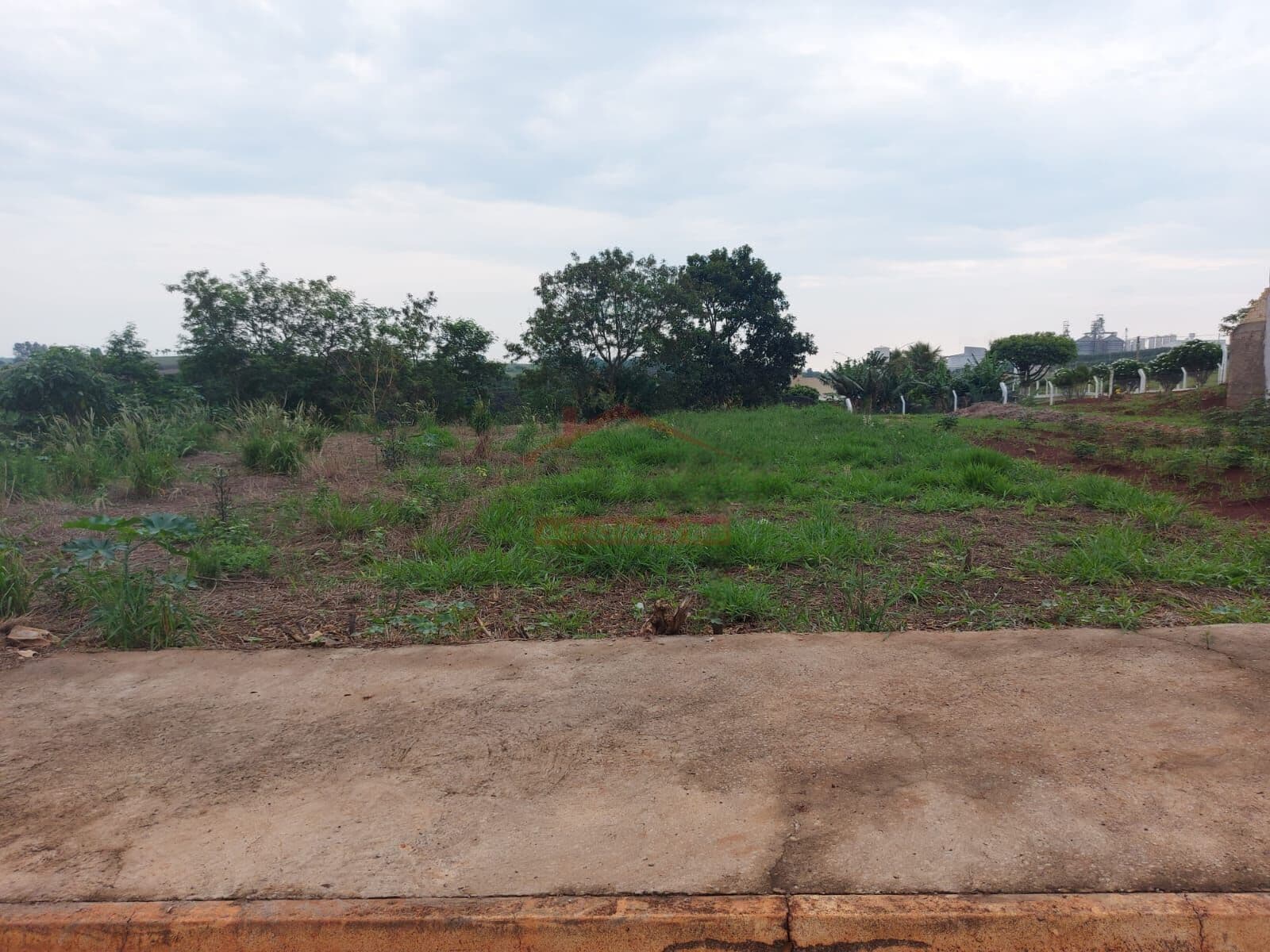 Lote/Terreno em Santa Cruz do Rio Pardo - Jardim Europa