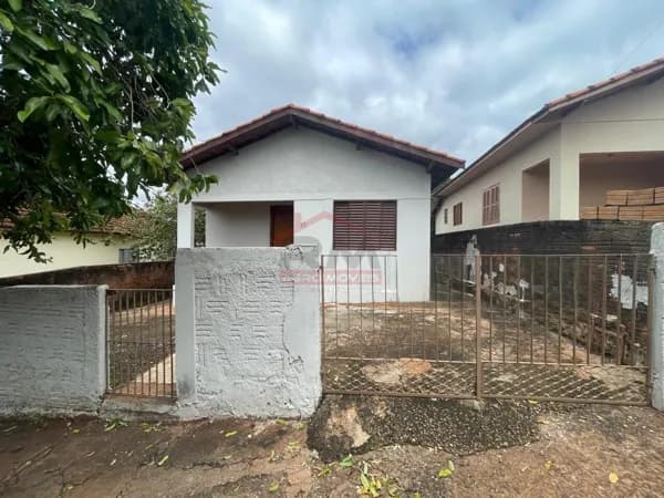 Casa em Santa Cruz do Rio Pardo - Vila Mathias