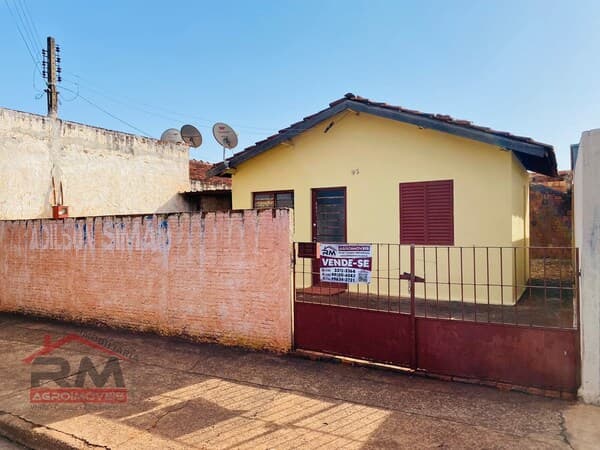 Casa à venda em Santa Cruz do Rio Pardo/SP