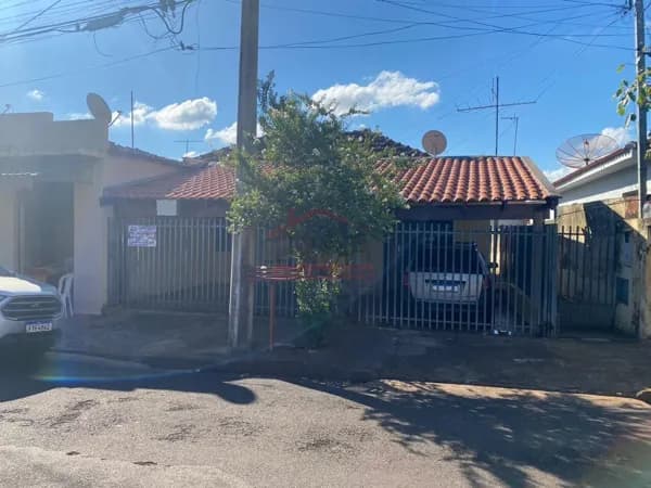 Casa em Santa Cruz do Rio Pardo - Vila Santa Aureliana