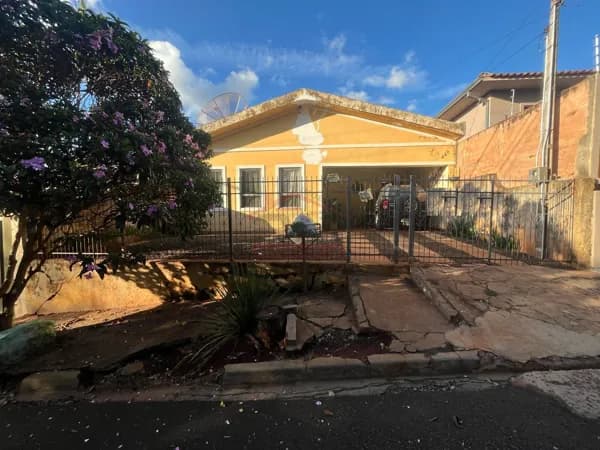 Casa em Santa Cruz do Rio Pardo - Residencial Eldorado
