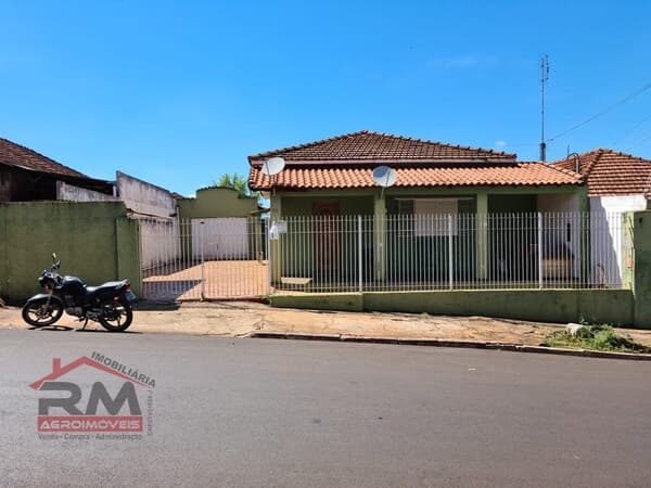 Casa à venda em Santa Cruz do Rio Pardo/SP
