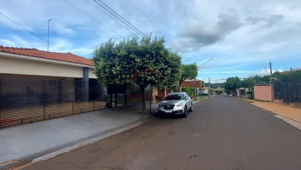 Casa em Santa Cruz do Rio Pardo - Chacara Peixe