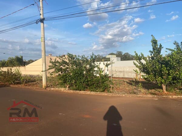 Área para alugar em Santa Cruz do Rio Pardo/SP