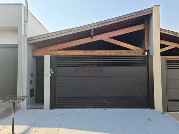 Casa em Santa Cruz do Rio Pardo - Chacara Peixe
