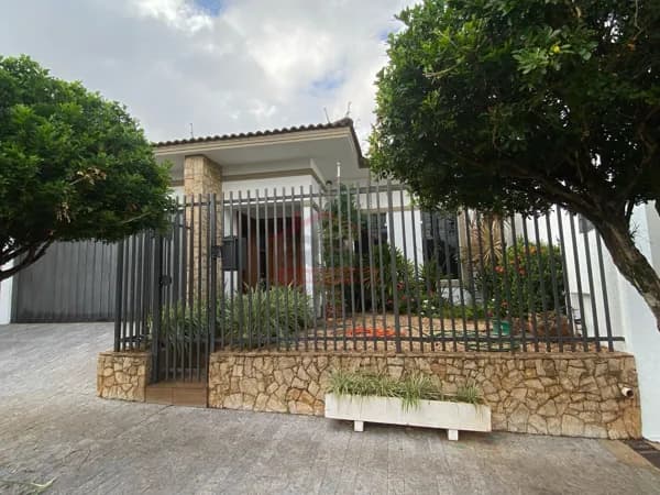Casa em Santa Cruz do Rio Pardo - Centro