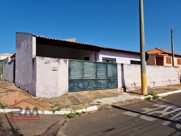 Casa à venda em Santa Cruz do Rio Pardo/SP