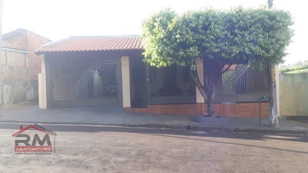 Casa à venda em Santa Cruz do Rio Pardo/SP