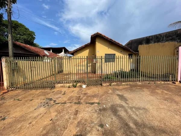 Casa em Santa Cruz do Rio Pardo - Conjunto Habitacional Luiz Brondi