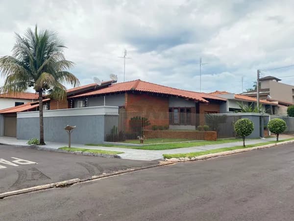 Casa em Santa Cruz do Rio Pardo - Chacara Peixe