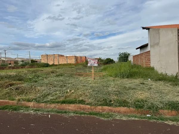 Lote/Terreno em Santa Cruz do Rio Pardo - Cidade Jardim