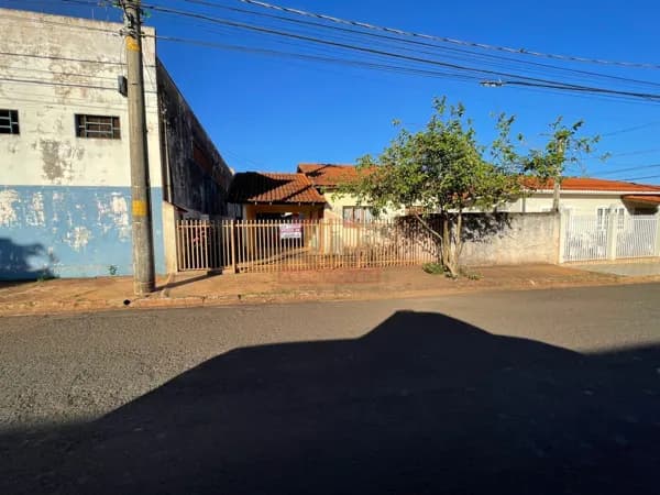 Casa em Santa Cruz do Rio Pardo - Chacara Peixe