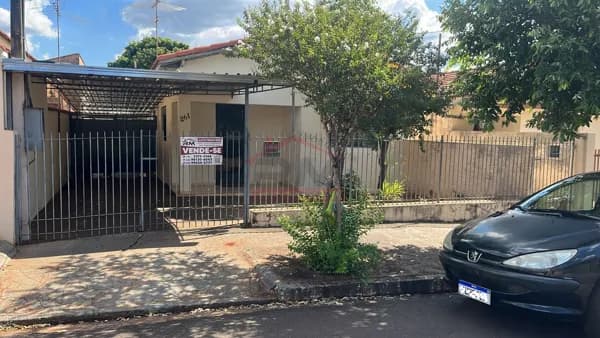 Casa em Santa Cruz do Rio Pardo - Vila Santa Aureliana