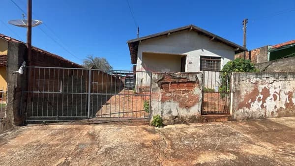 Casa em Santa Cruz do Rio Pardo - Vila Mathias