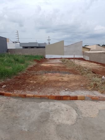 Lote/Terreno em Santa Cruz do Rio Pardo - Jardim Mirian