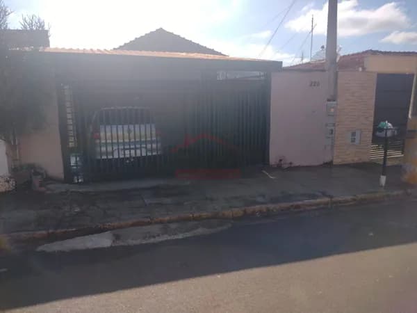 Casa em Santa Cruz do Rio Pardo - Vila Fabiano