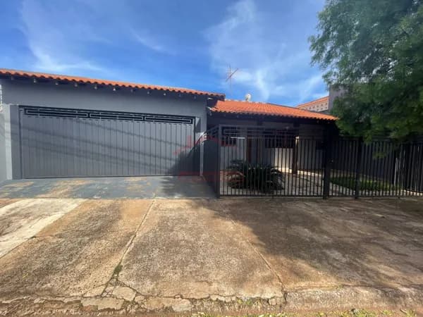 Casa em Santa Cruz do Rio Pardo - Chacara Peixe