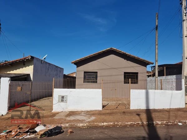 Casa à venda em Santa Cruz do Rio Pardo/SP