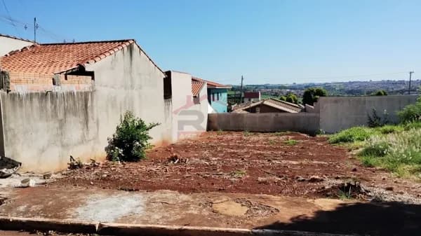 Lote/Terreno em Santa Cruz do Rio Pardo - Jardim Santana III
