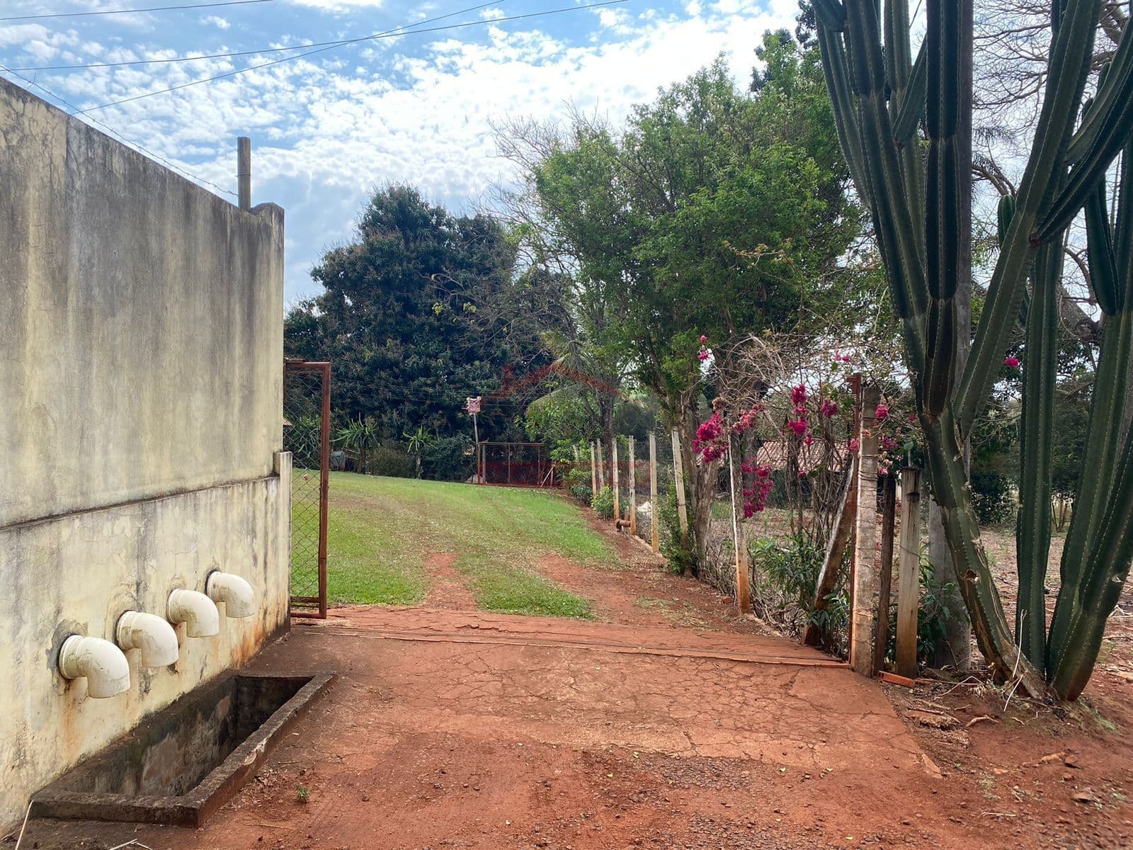 Fazenda/Sítios/Chácaras em Santa Cruz do Rio Pardo - Agua Azul