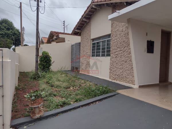 Casa em Santa Cruz do Rio Pardo - Vila Sidéria