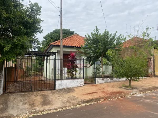 Casa em Santa Cruz do Rio Pardo - Vila Saul