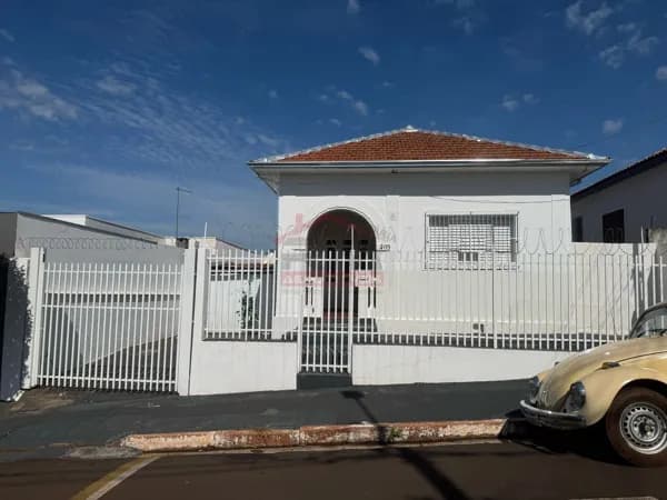Casa em Santa Cruz do Rio Pardo - Centro