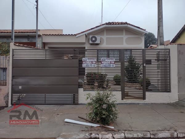 Casa à venda em Santa Cruz do Rio Pardo/SP