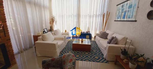 Casa alto padrão no Condomínio Capital Ville