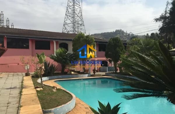 Casa Comercial