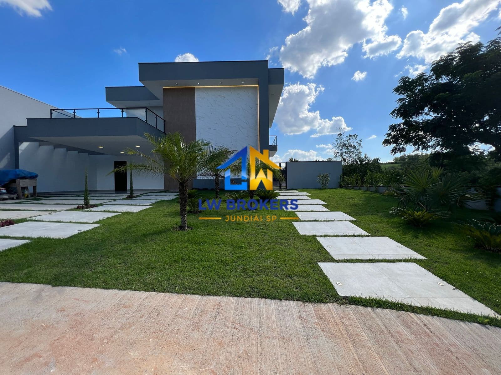 Casa com 3 Suítes em Indaiatuba