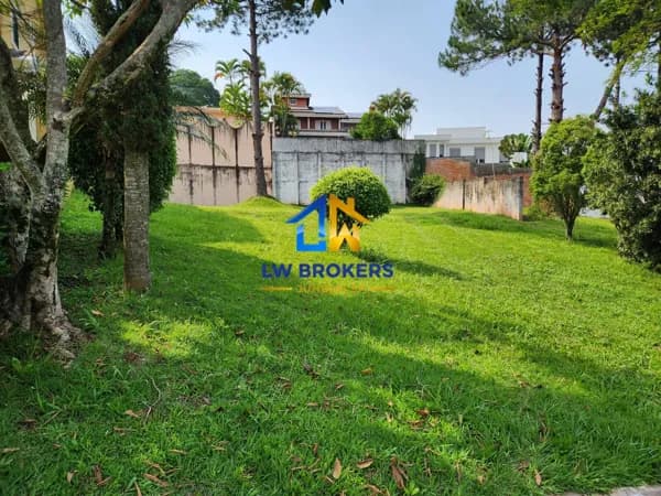 Lote/Terreno em Santana de Parnaíba - Alphaville