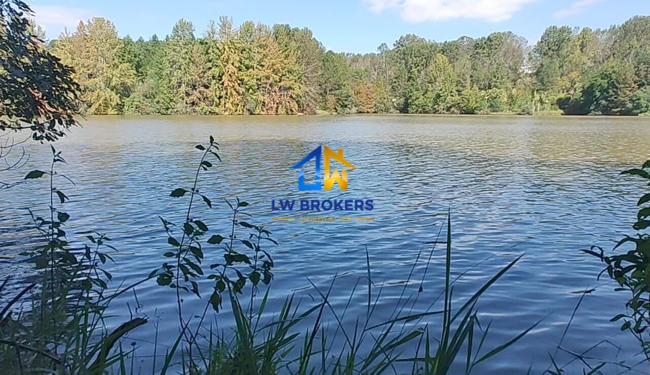 Terreno / Lote á Venda em Condomínio, Área Total 2000m2, com Vista Lago